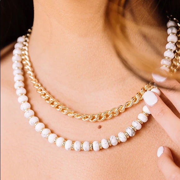 SOLD❌ NWT✨ Kendra Scott l Rebecca Gold Multi Strand Necklace in White Howlite - Picture 4 of 12